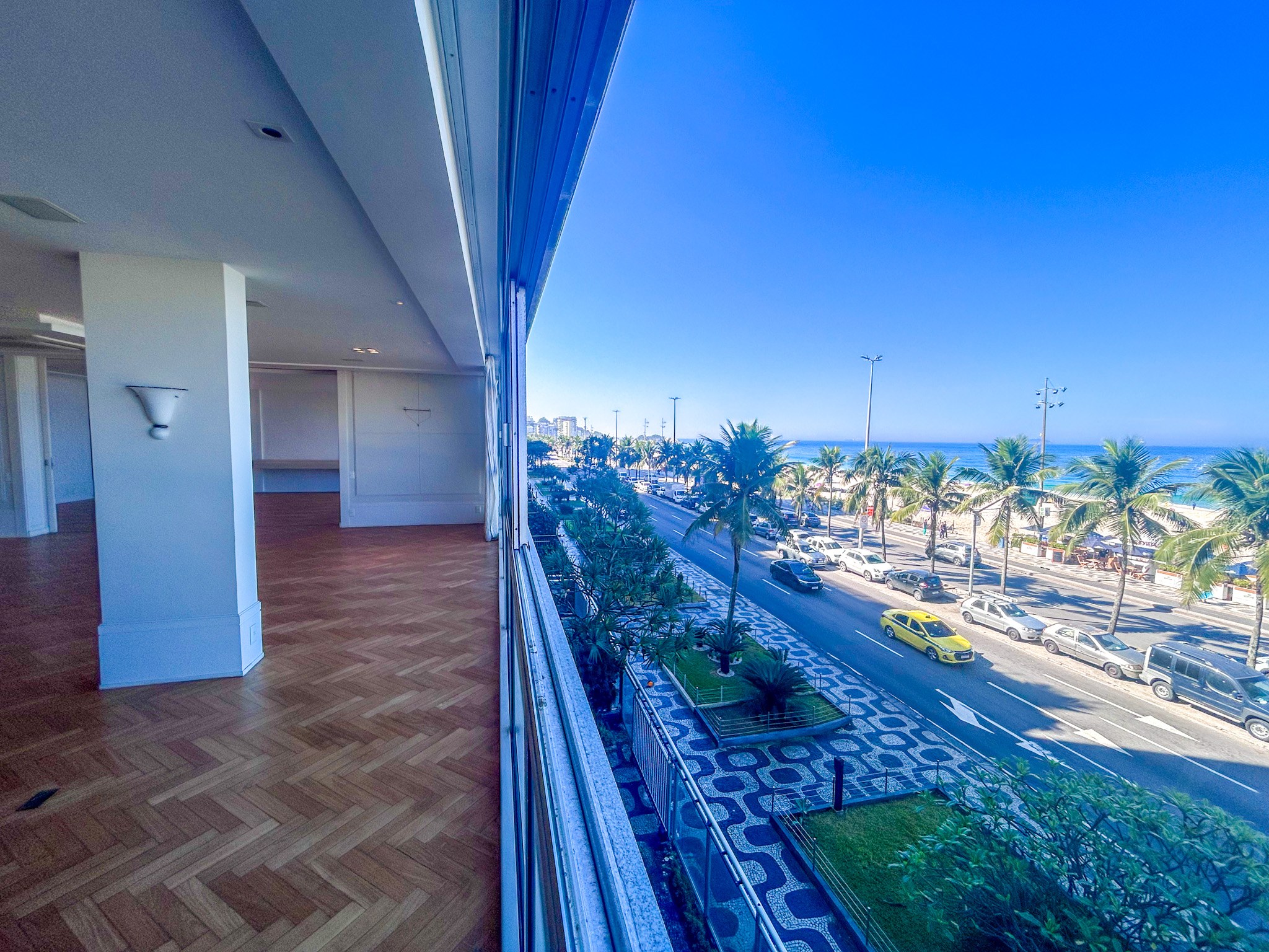 Sala de estar com vista frontal para o mar, apartamento AP2159 na Av. Vieira Souto